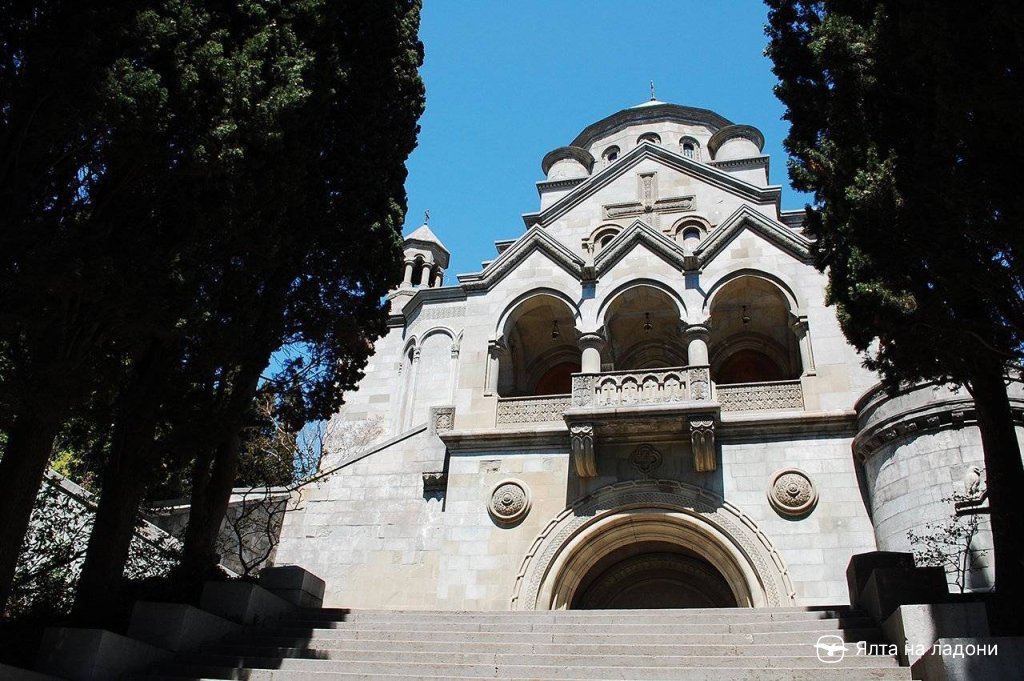 Армянская церковь Святой Рипсиме в Ялте