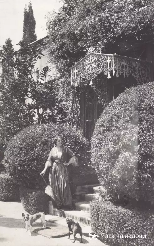 Лили Ностиц на даче Эталита в Ялте, начало 20 века