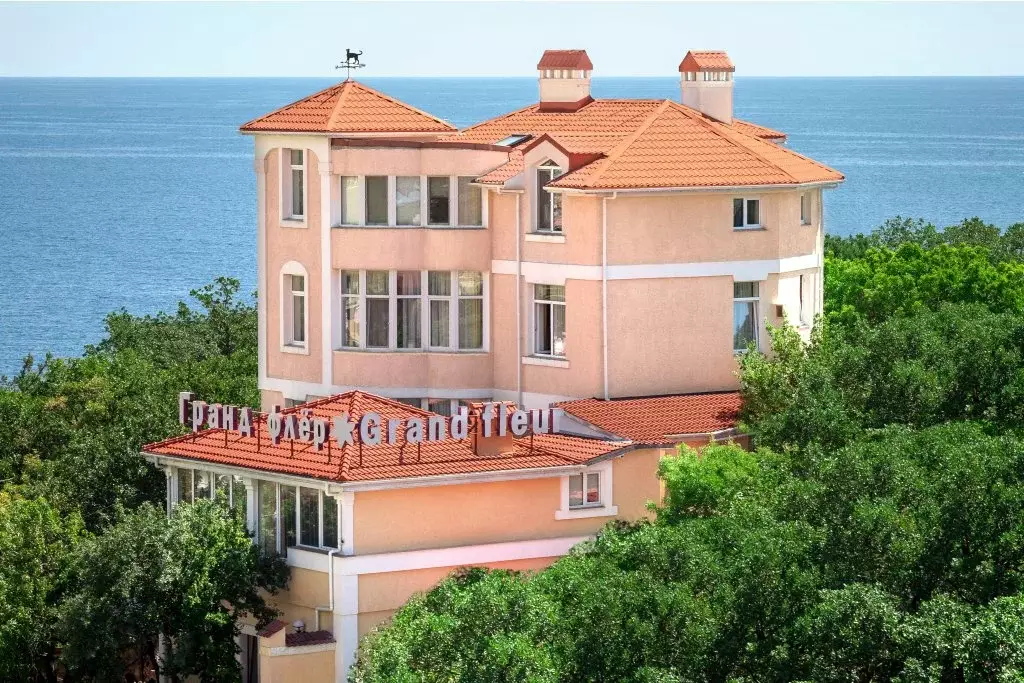 Отель Гранд Флер в Форосе, Крым