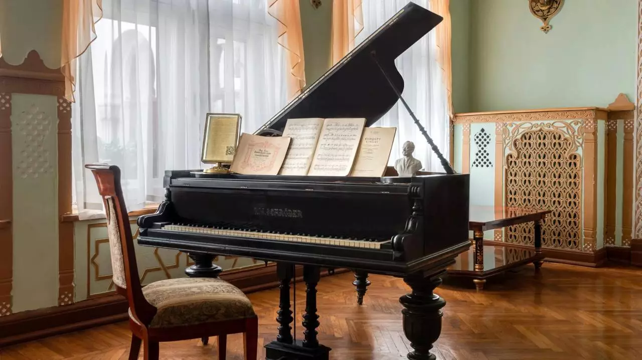 Концерт при свечах во дворце Дюльбер 17 мая