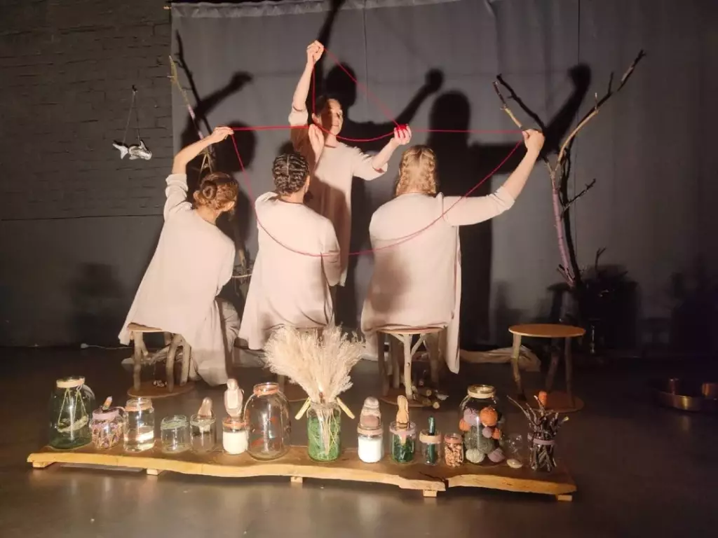 Спектакль в галерее Стикс 20 апреля, Лучше я буду рыбой