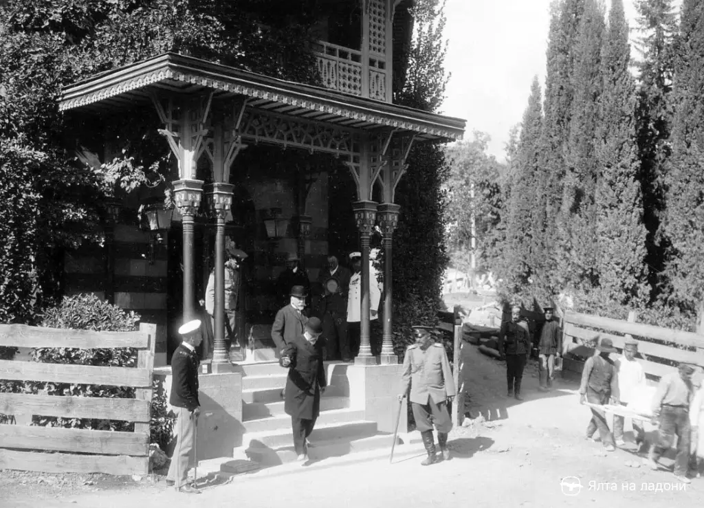 Архитектор Краснов на стройке Ливадийского дворца в 1911 году