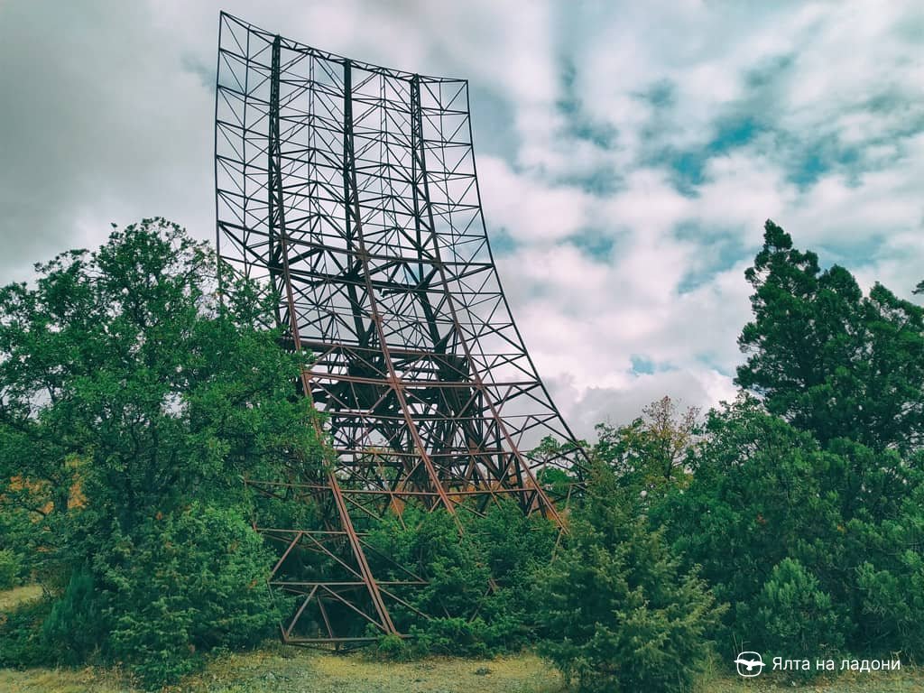 Заброшенный радиотелескоп в Крыму