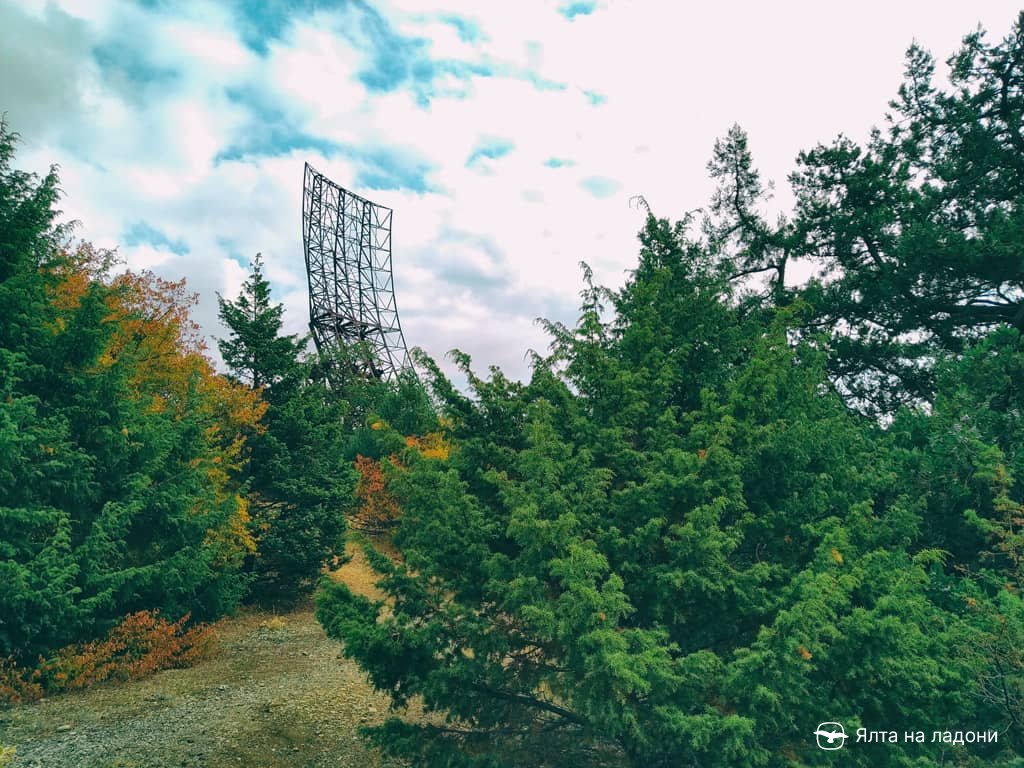 Заброшенный радиотелескоп в Крыму