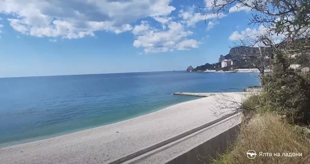 Пляж на Баранова в Крыму