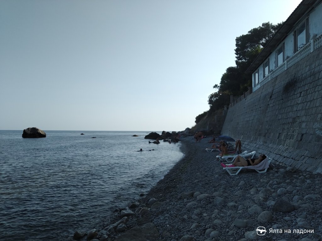 Пляж «Башмак» (Нарышкинские камни) в Крыму