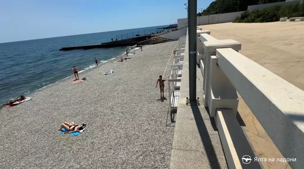 Пляж «Солнечный» в Крыму