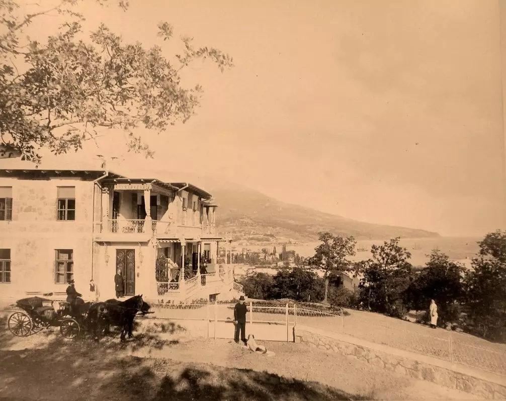Особняк Безобразова в Заречье Ялты в 1880-х годах, фотография Ностица