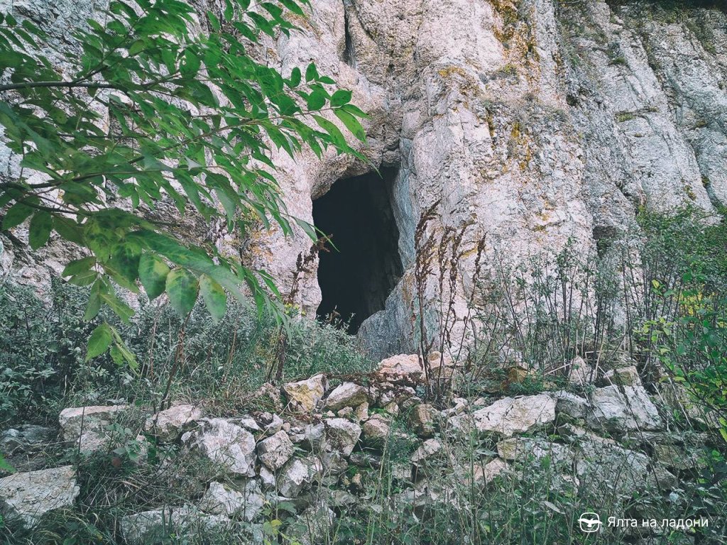 Пещера Иограф в Крыму