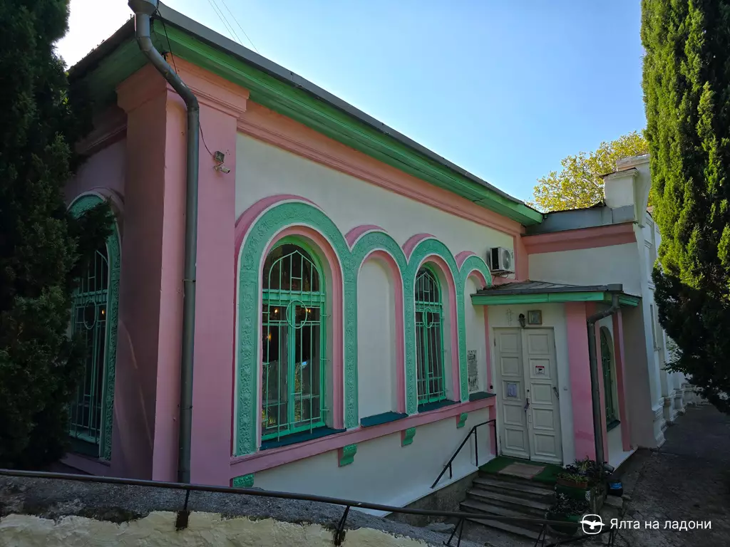 Церковь Пантелеимона Целителя в Крыму