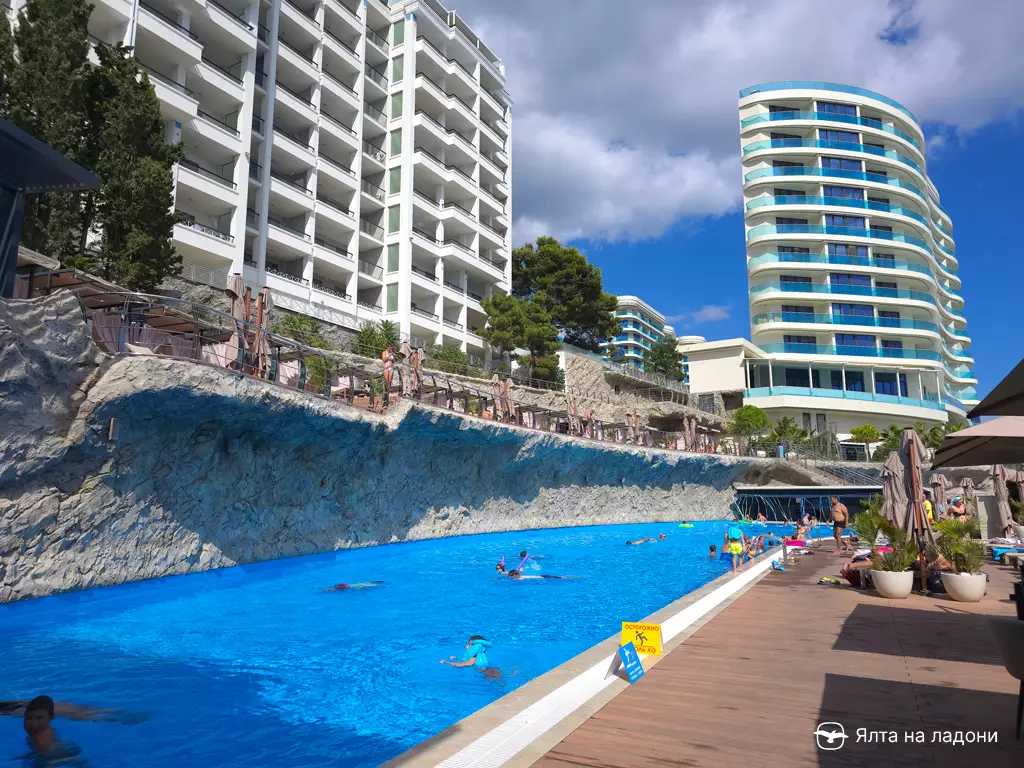 Пляжный комплекс Sky Beach в Крыму