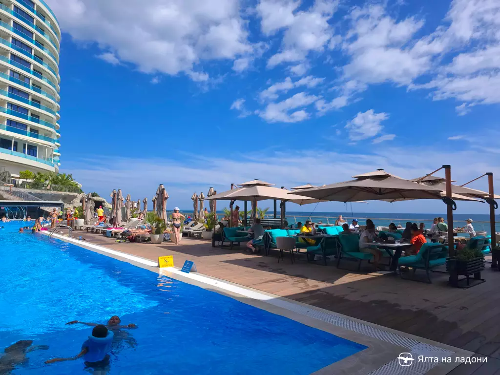 Пляжный комплекс Sky Beach в Крыму