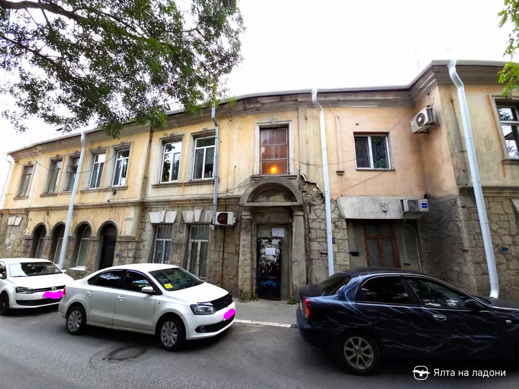 Бывший дом Файнберга в Ялте, ул. Кирова, 72