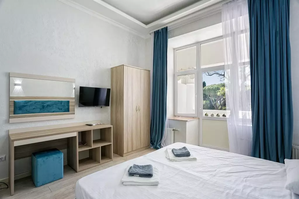 Номер стандарт в&nbsp;отеле Ампир с&nbsp;видом на&nbsp;море, Симеиз