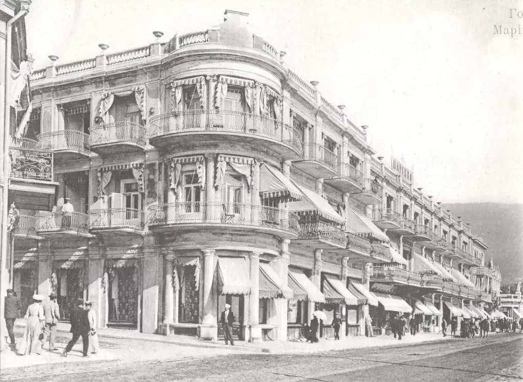 Гостиница Мариино на набережной Ялты в 1905 году, начало 20 века