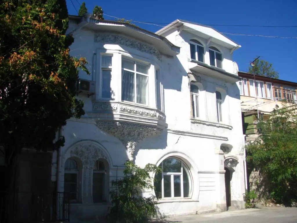 Дом с лепниной в Крыму