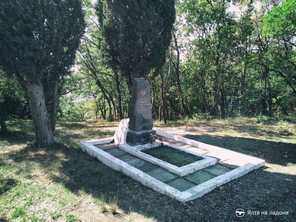 Памятник неизвестному солдату в Милютинском парке