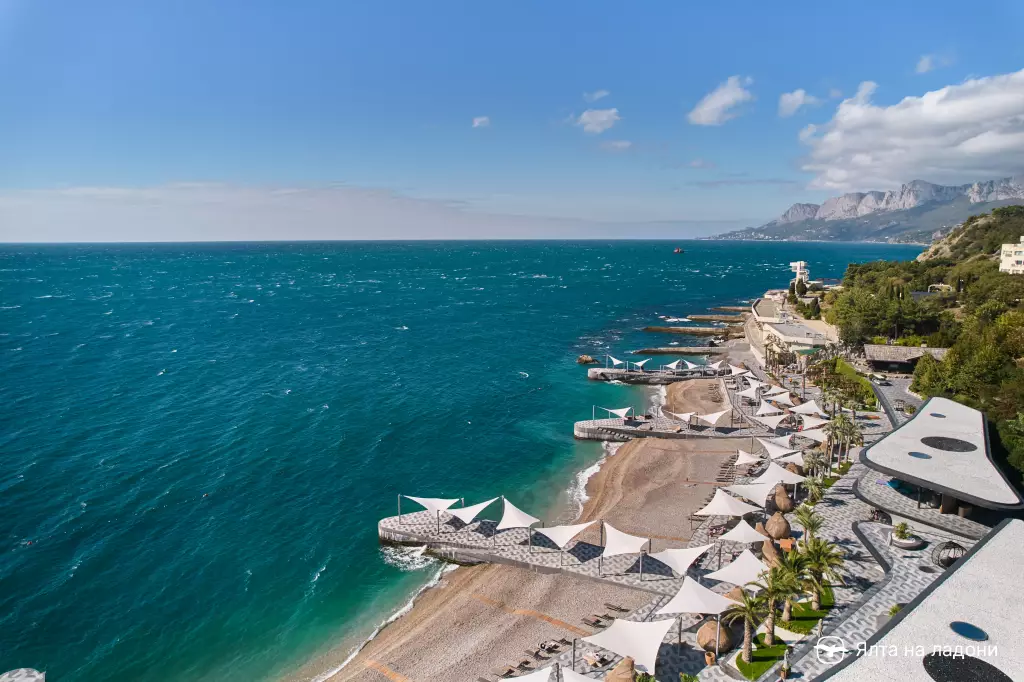 Пляж отеля «Mriya Resort & Spa» в Крыму