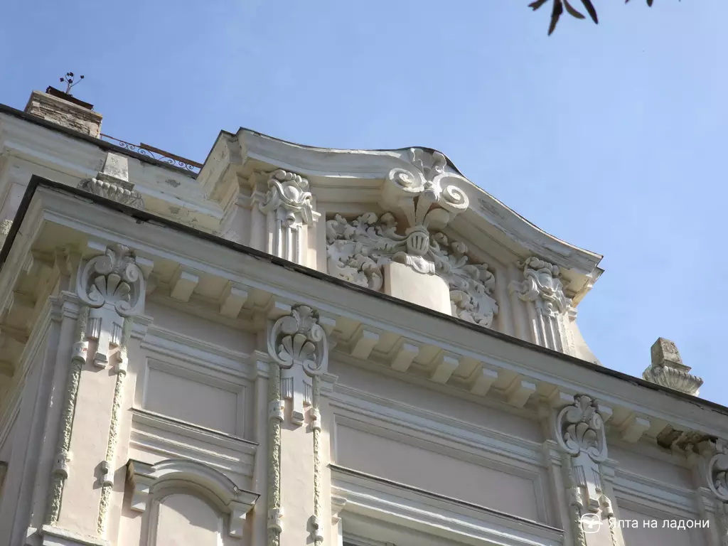 Дворец Новосильцева в Крыму