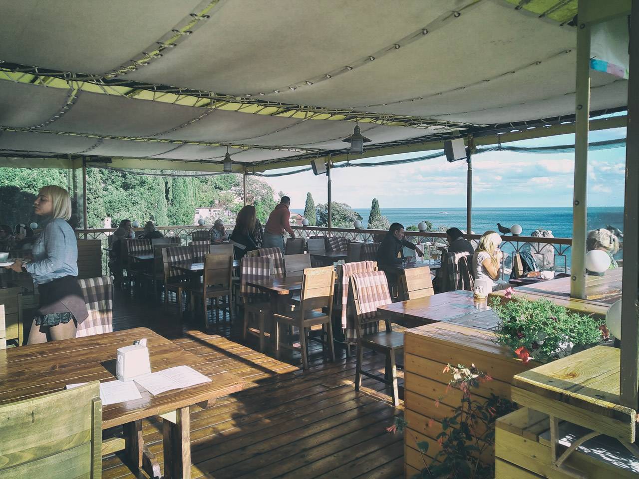 Панорамное кафе «Мольберт» в Гурзуфе, Крым
