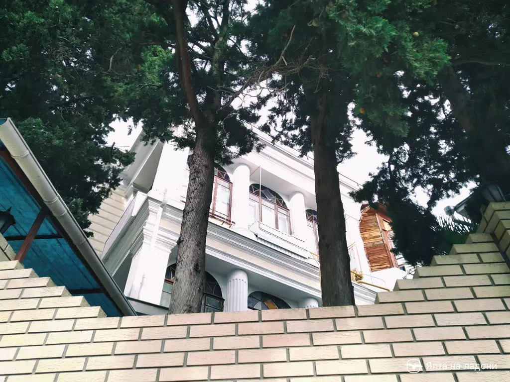 Дом Полянцева на улице Бассейной в Ялте