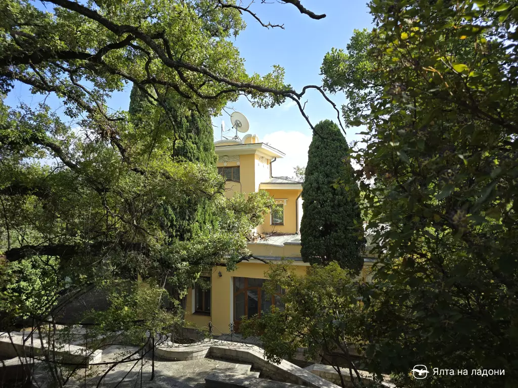 Дача профессора Боброва в Крыму