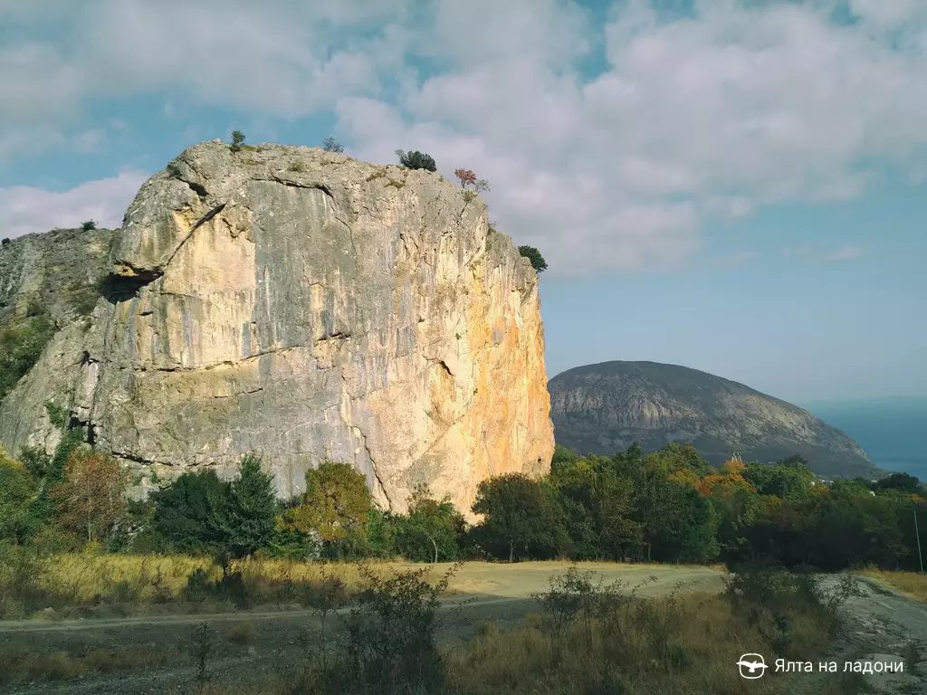 Гора Красный камень в Крыму