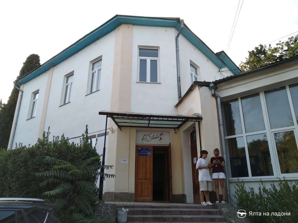 Симеизский поселковый клуб в Крыму