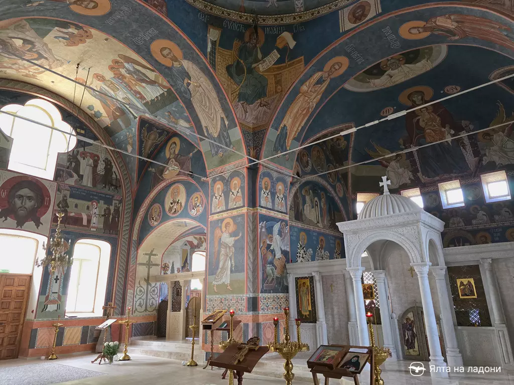 Храм Архангела Михаила в Крыму