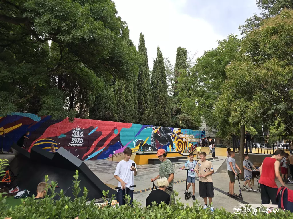 Сквер имени Калинина в Крыму