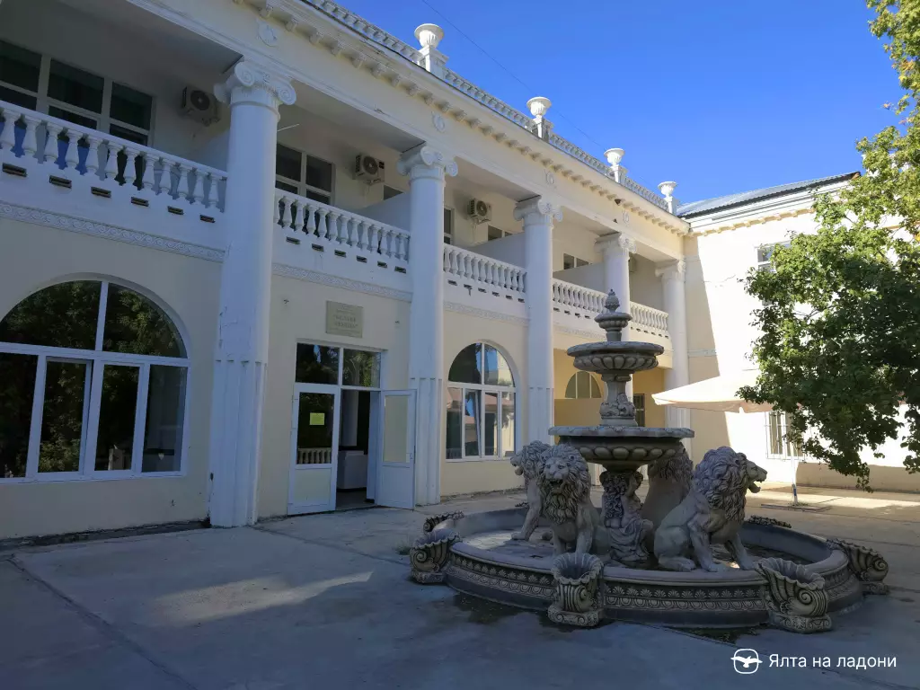 Вилла «Ампир» в Крыму