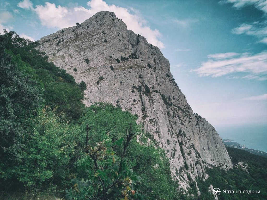 Гора Исар-Кая в Крыму