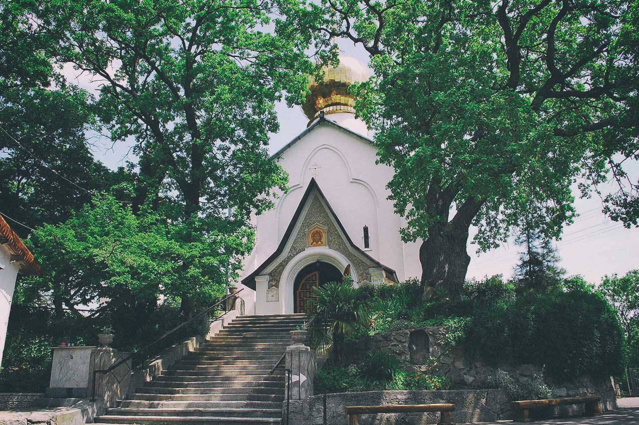 церковь Николая и Александры в Ялте